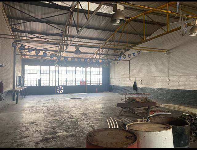285M² WAREHOUSE TO LET IN SPARTAN